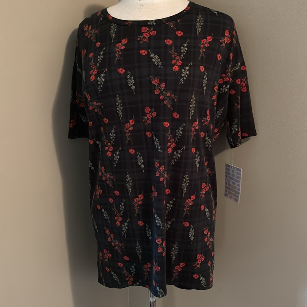 NWT LuLaRoe Tee Size XSmall